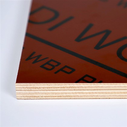 21 mm rode film geconfronteerd multiplex